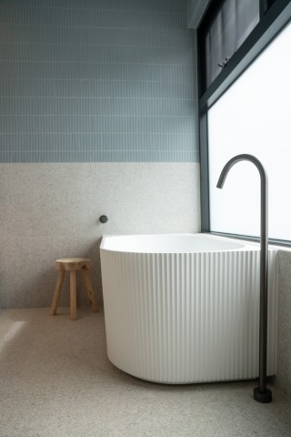 Gloss & Grain